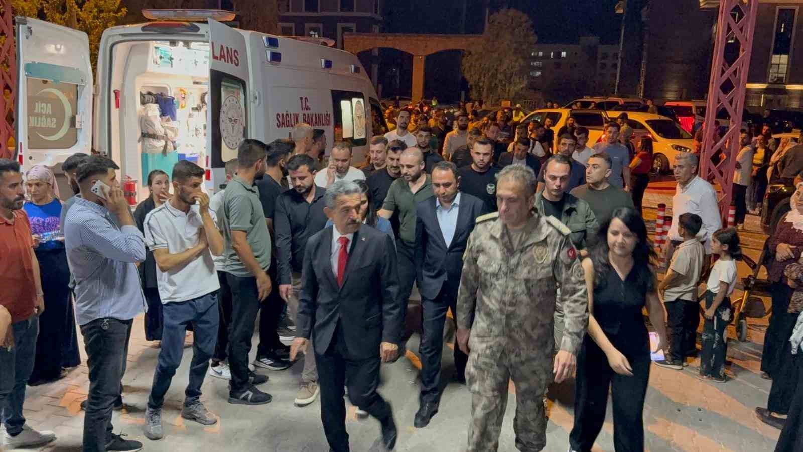 Vali Ekici, Cudi Dağı dönüşünde yaralanan 34 vatandaşı ziyaret etti