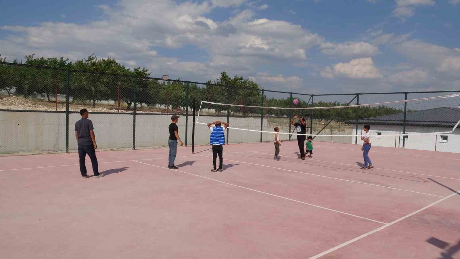 Malatya’da zorlu kayısı mesaisine modern yaşam alanı