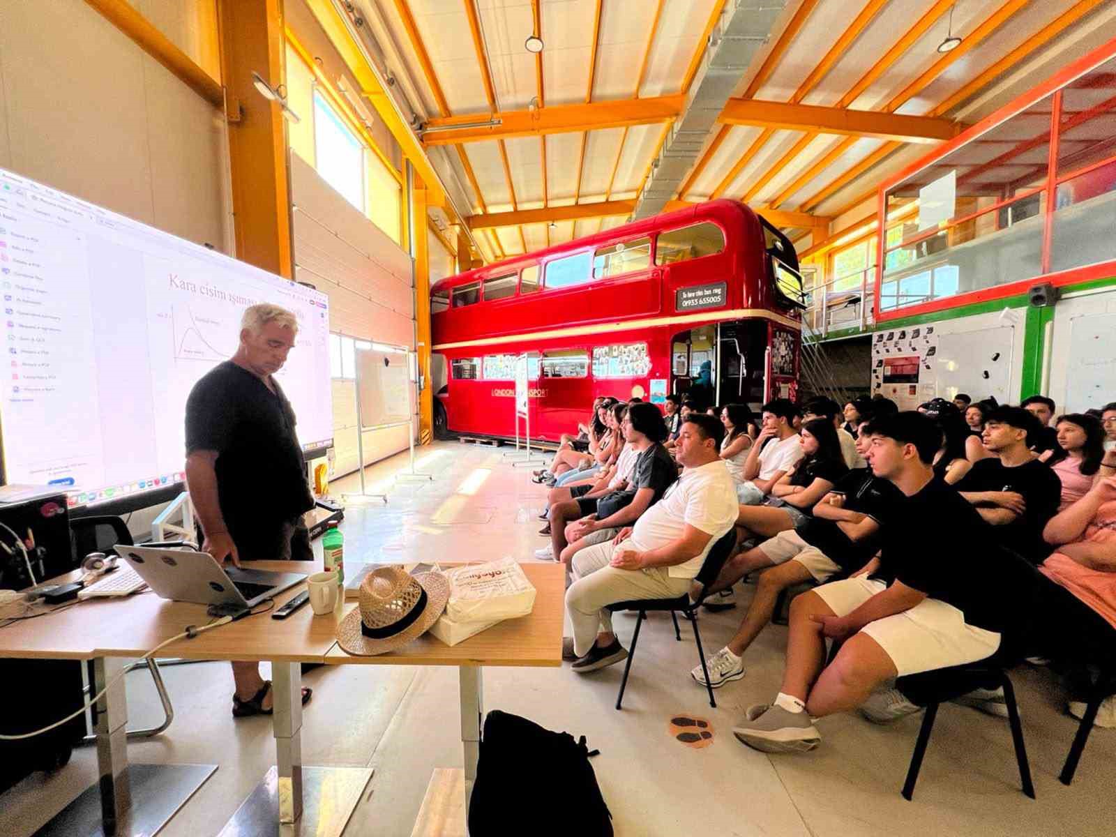 Menteşe Anadolu Lisesi öğrencileri CERN’de bilimle buluştu