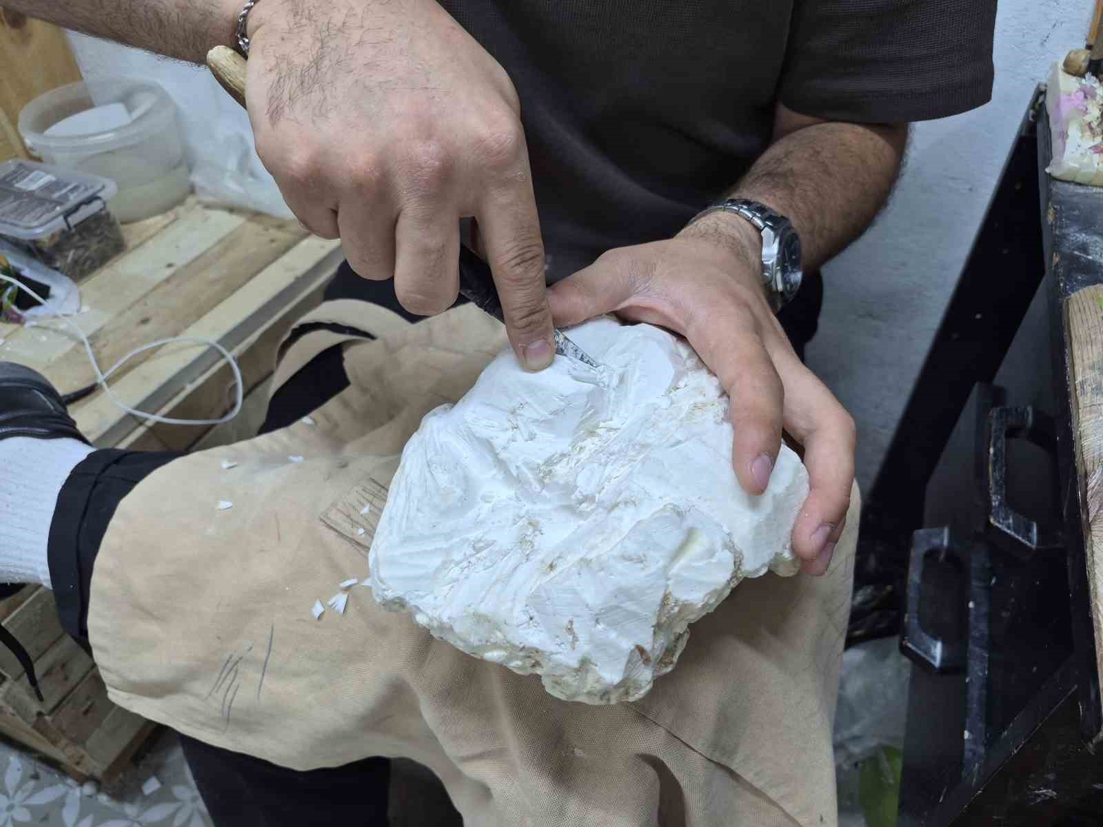 Genç lületaşı sanatçısından Kültür ve Turizm Bakanlığı’na çağrı