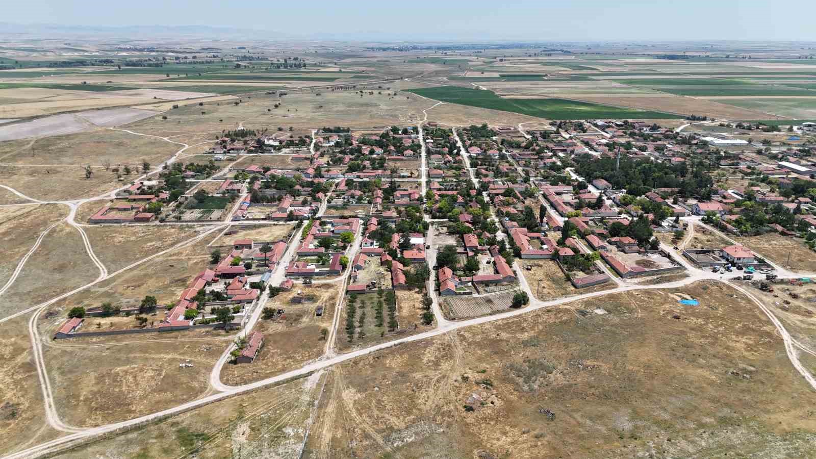 Adeta cetvelle çizilmiş 113 yıllık bu köyde çıkmaz sokak yok