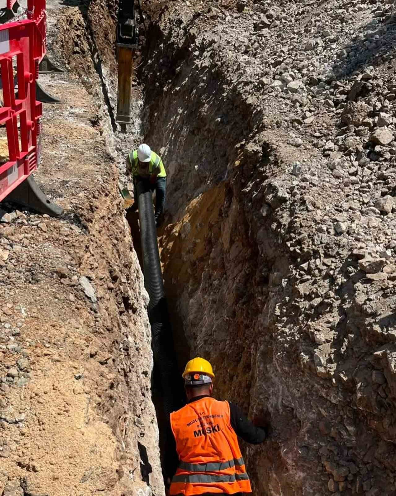 Ula’da kanalizasyon hattı bulunmayan bölgelere hat çalışması