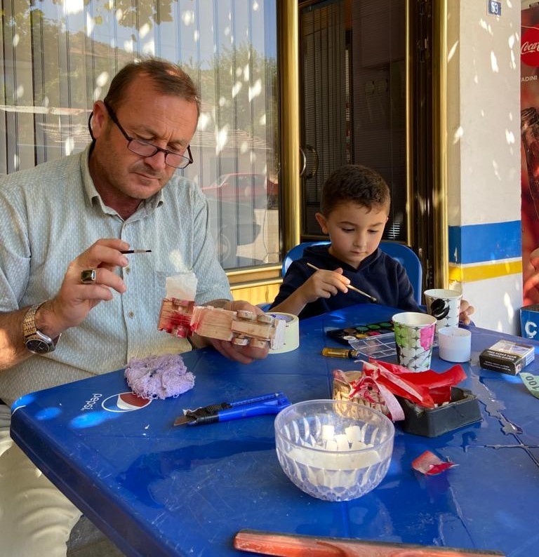 Torun sevgisi sayesinde ürettiği maketler ilgi odağı oldu