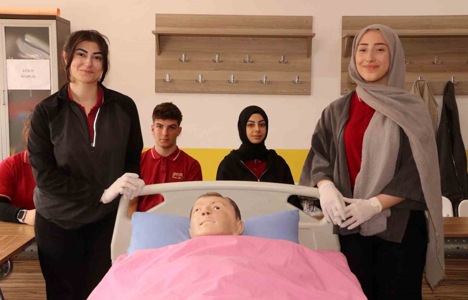 Erzincan’da meslek lisesi sağlık sektörüne bakım personeli yetiştiriyor