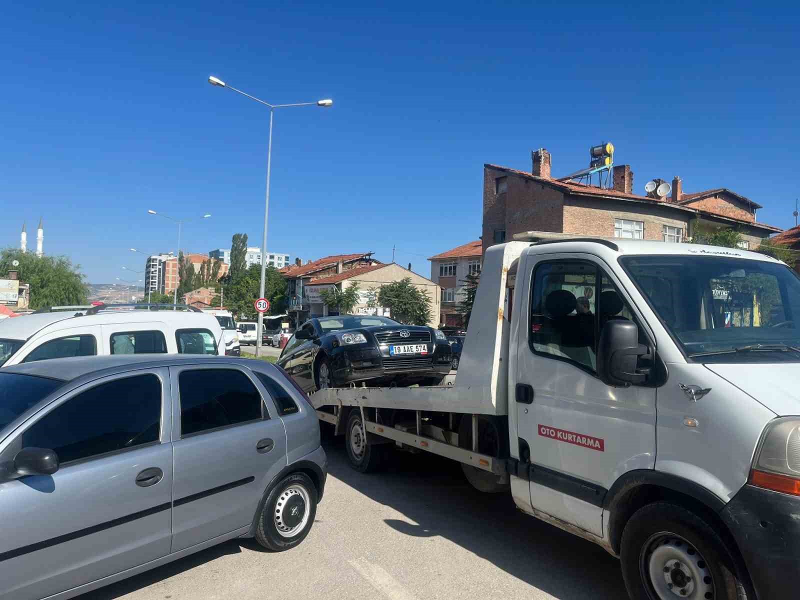 Önce park halindeki araçları biçti, sonra iş yerine daldı