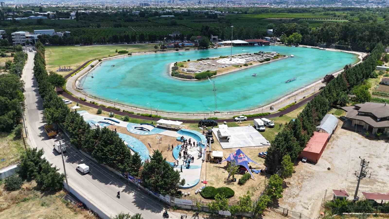 Türkiye’nin en iyi kaykaycıları Osmangazi’de nefes kesti