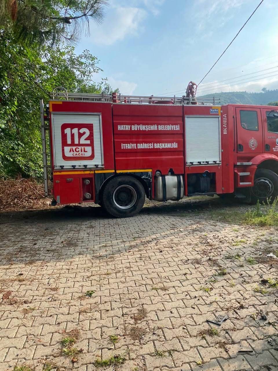Dörtyol’da metruk bina yangını