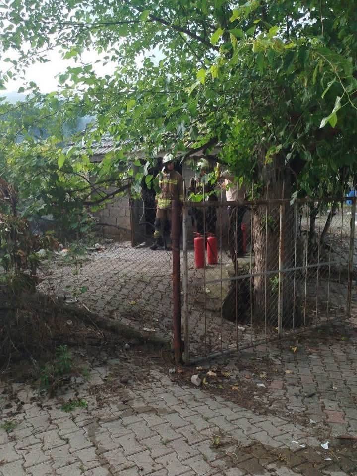 Dörtyol’da metruk bina yangını