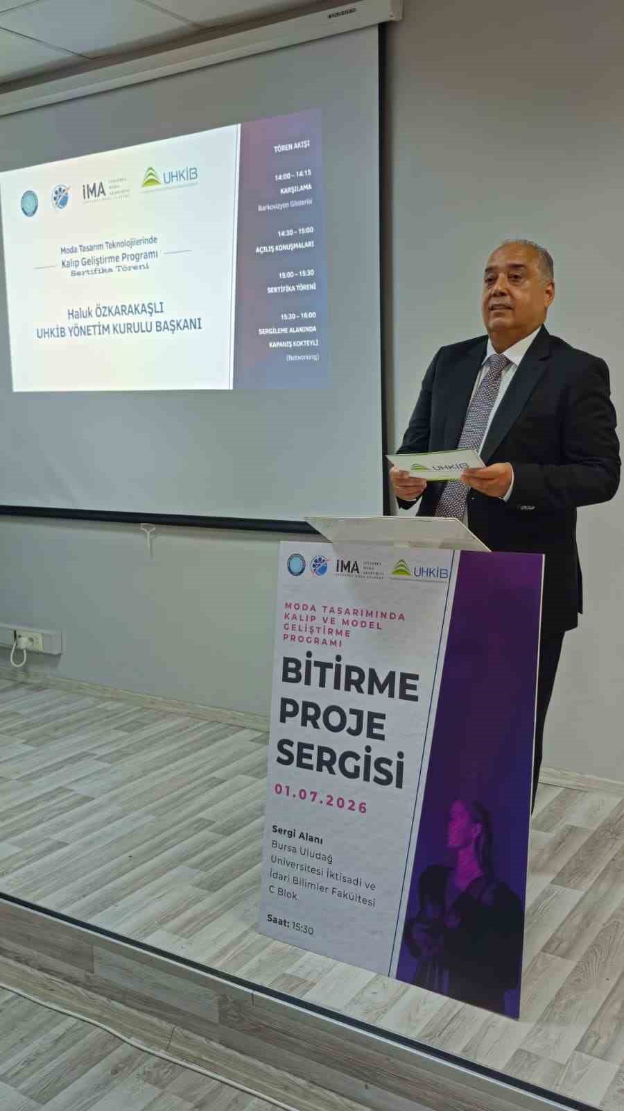 Geleceğin moda tasarımcıları Bursa’da sertifikalarını aldı