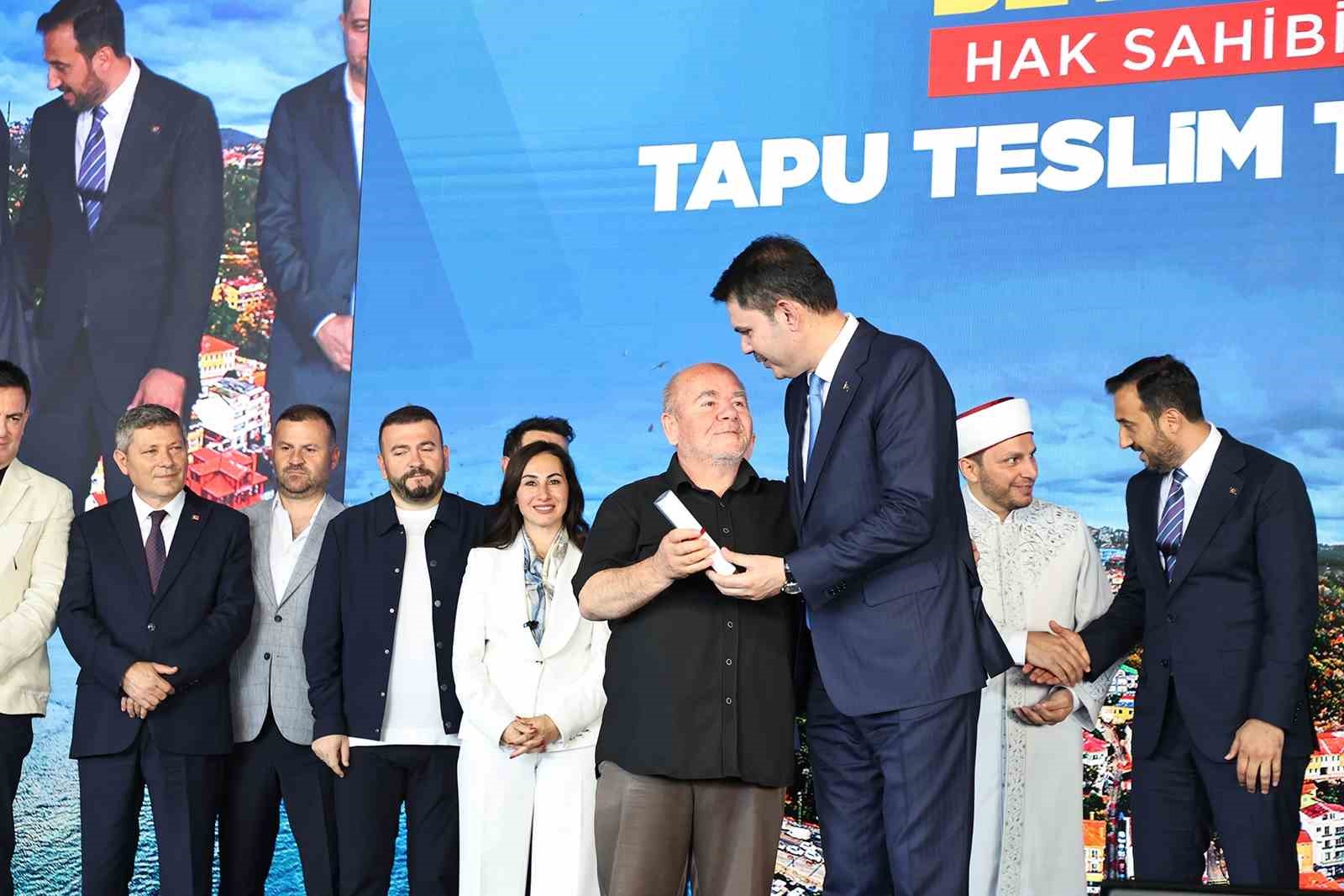 Beykoz’da tarihi gün: 1071 hak sahibi tapusuna kavuştu