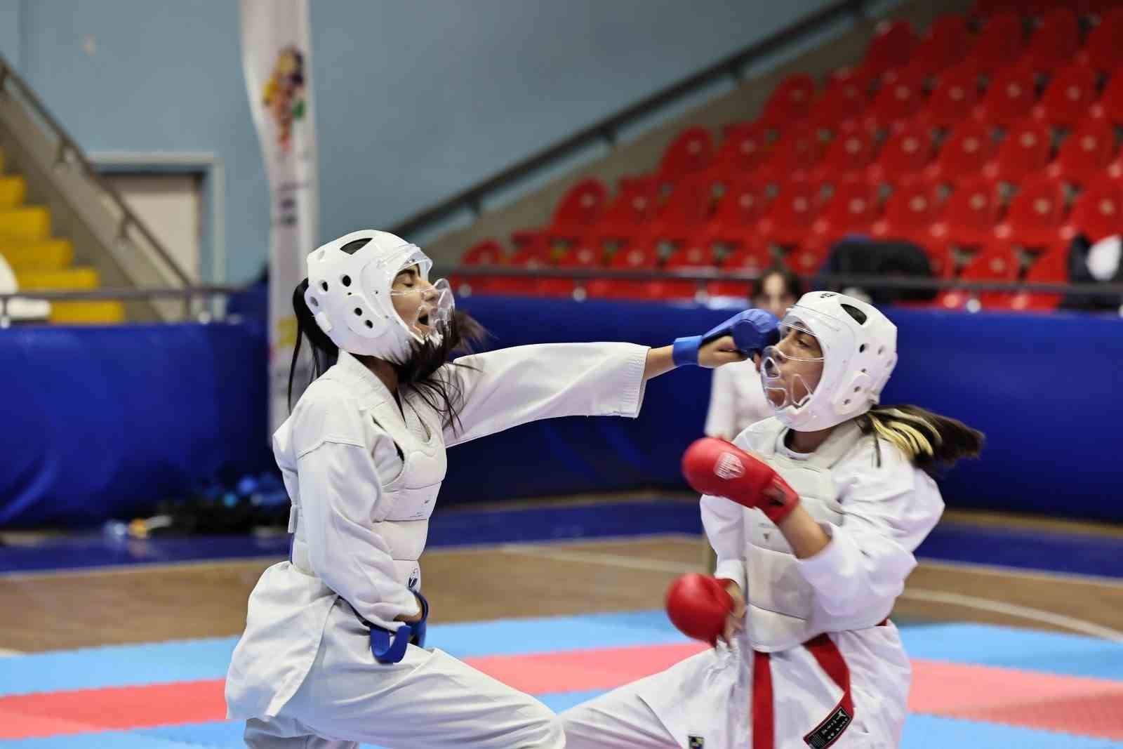Manisa’da düzenlenen ANALİG Karate Müsabakaları tamamlandı