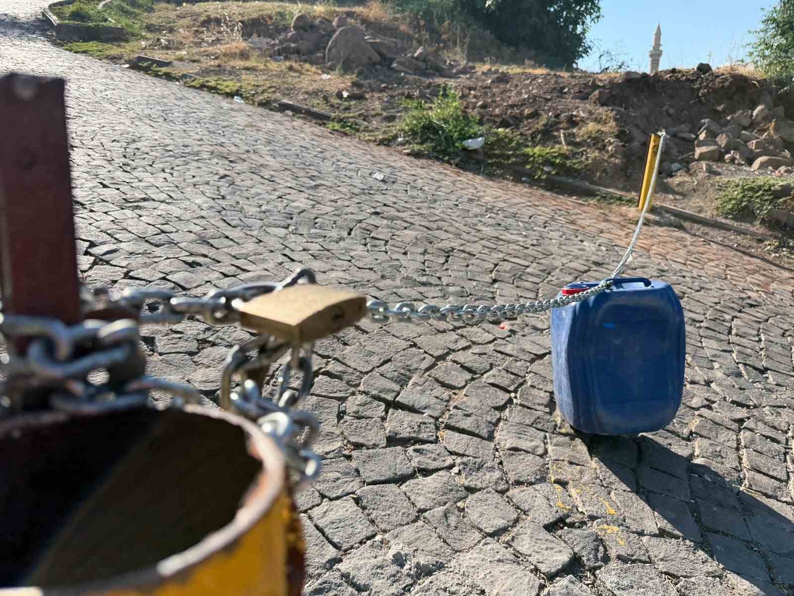 Görünmez zincir sürücülere tuzak oldu