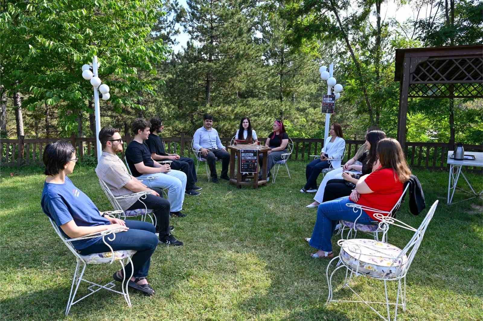 Kastamonu Üniversitesi Bilim Kafe’de geleceğin iletişimcileriyle dijital çağda medya konuşuldu