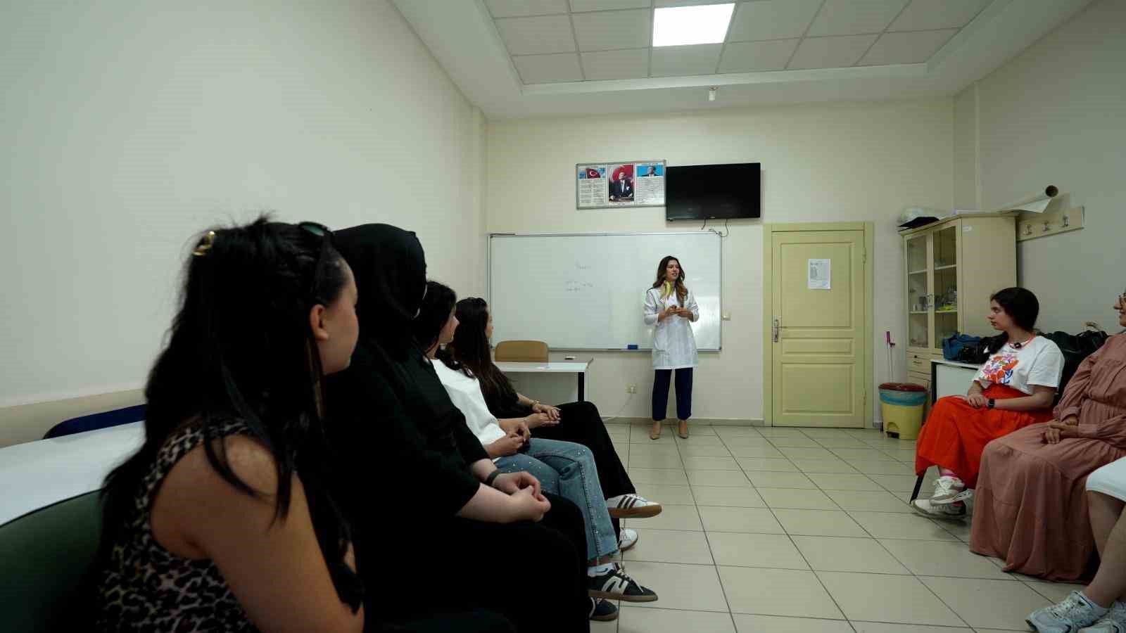 Ücretsiz İngilizce ve Almanca Konuşma Kulübü açıldı
