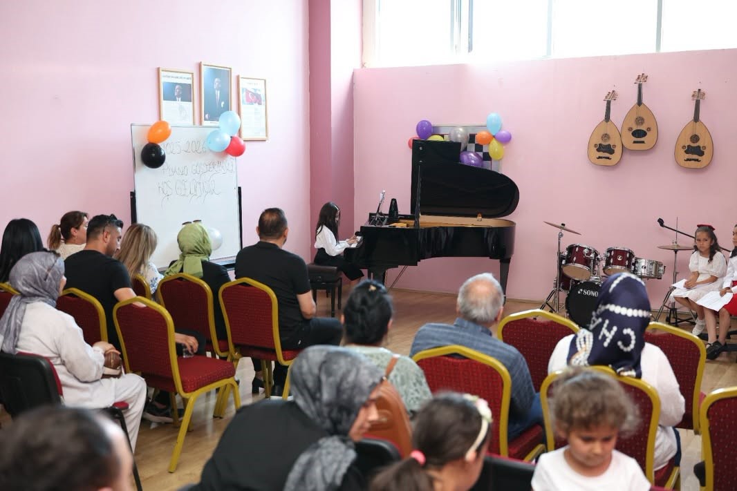 Pursaklar’da bir yıllık emek melodilere dönüştü