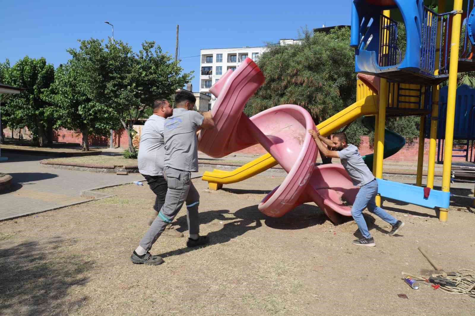Nazilli’de oyun parkları bakıma alındı