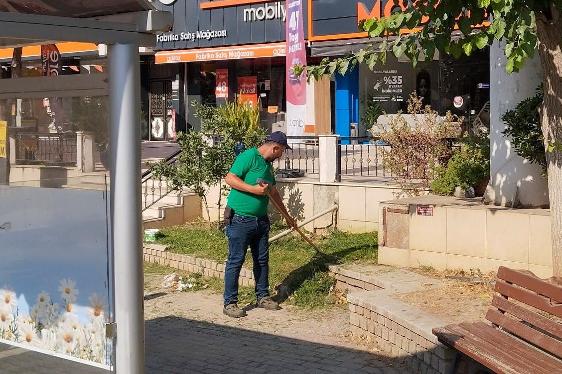 Efeler Belediyesi’nden yeşil alanlarda çalışma