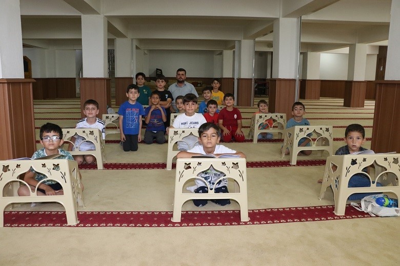Erzincan’da yaz Kur’an kursları başladı, camiler çocuk sesleriyle şenlendi