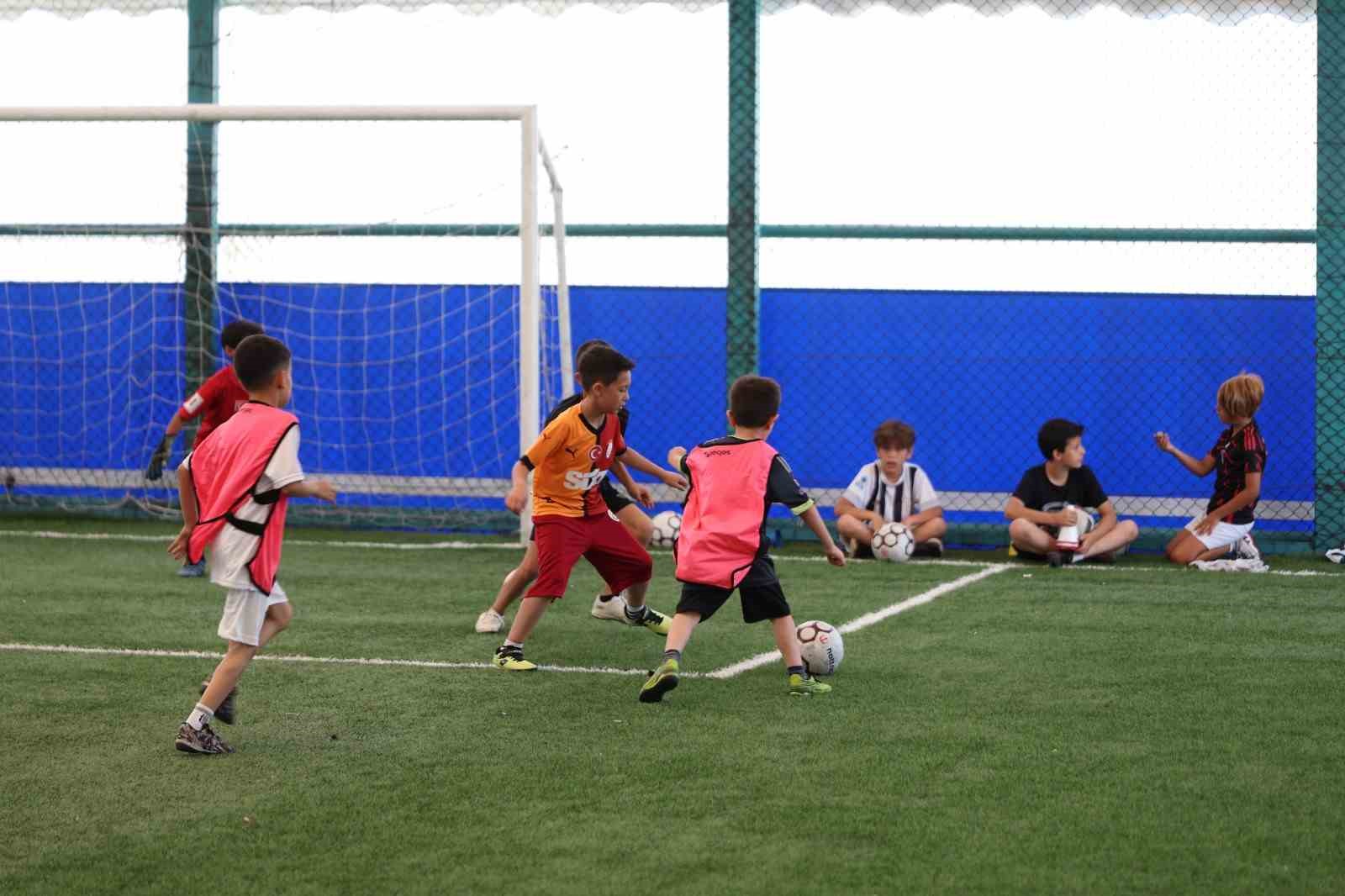 Merkezefendi Belediyesi Yaz Spor Okullarında yüzler gülüyor