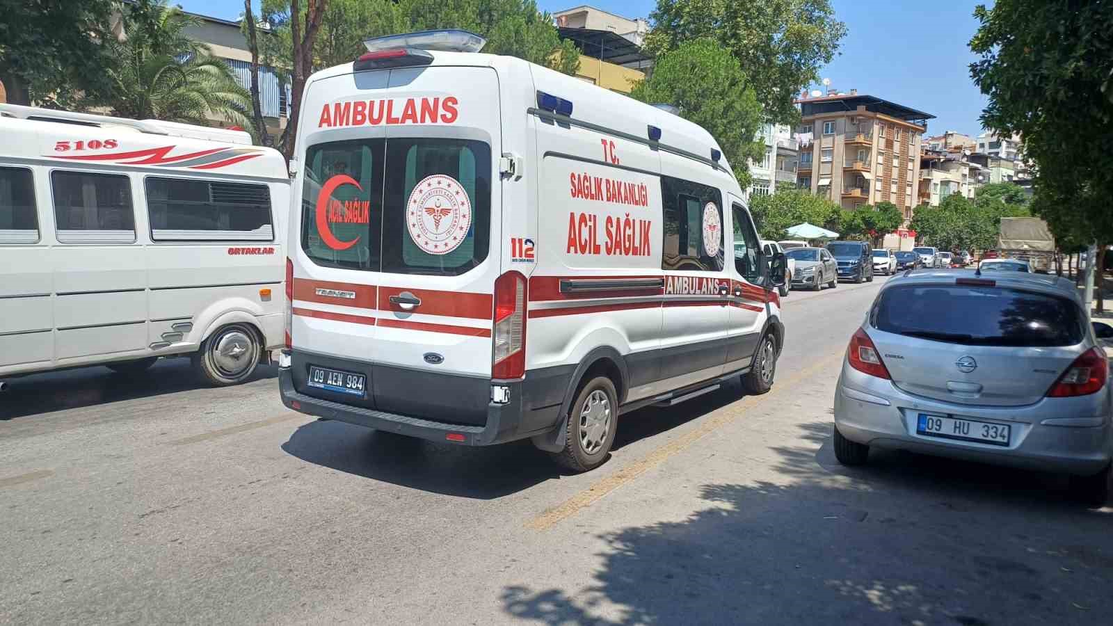 Motosiklet ile kamyonet çarpıştı: 2 yaralı