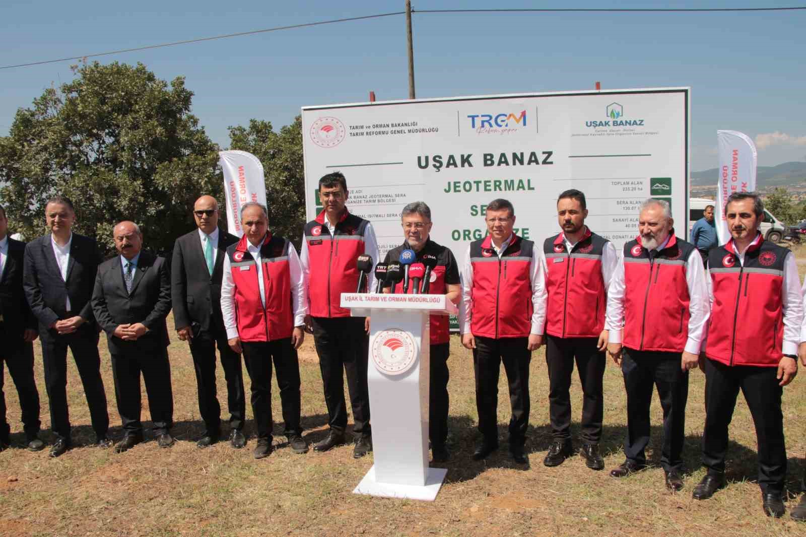 Bakan Yumaklı açıkladı: Uşak’ta 12 milyar TL’lik yatırımda yüzde 75’i kadın 2 bin 500 kişi istihdam edilecek
