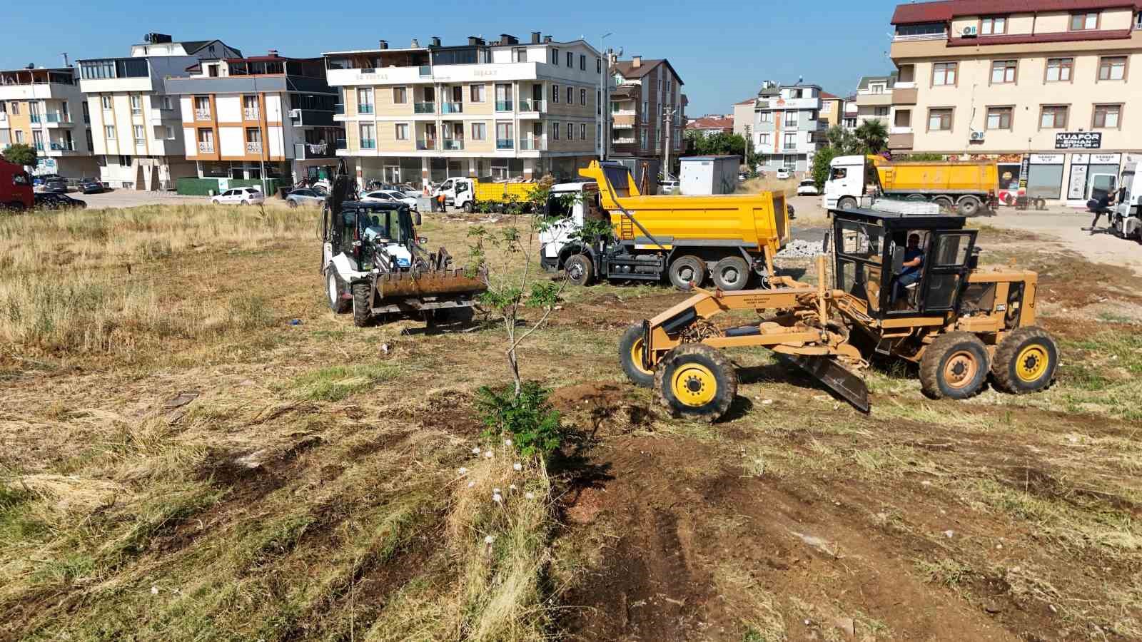 Darıca’da 6 müdürlüğün katılımıyla kapsamlı yaz temizliği sürüyor
