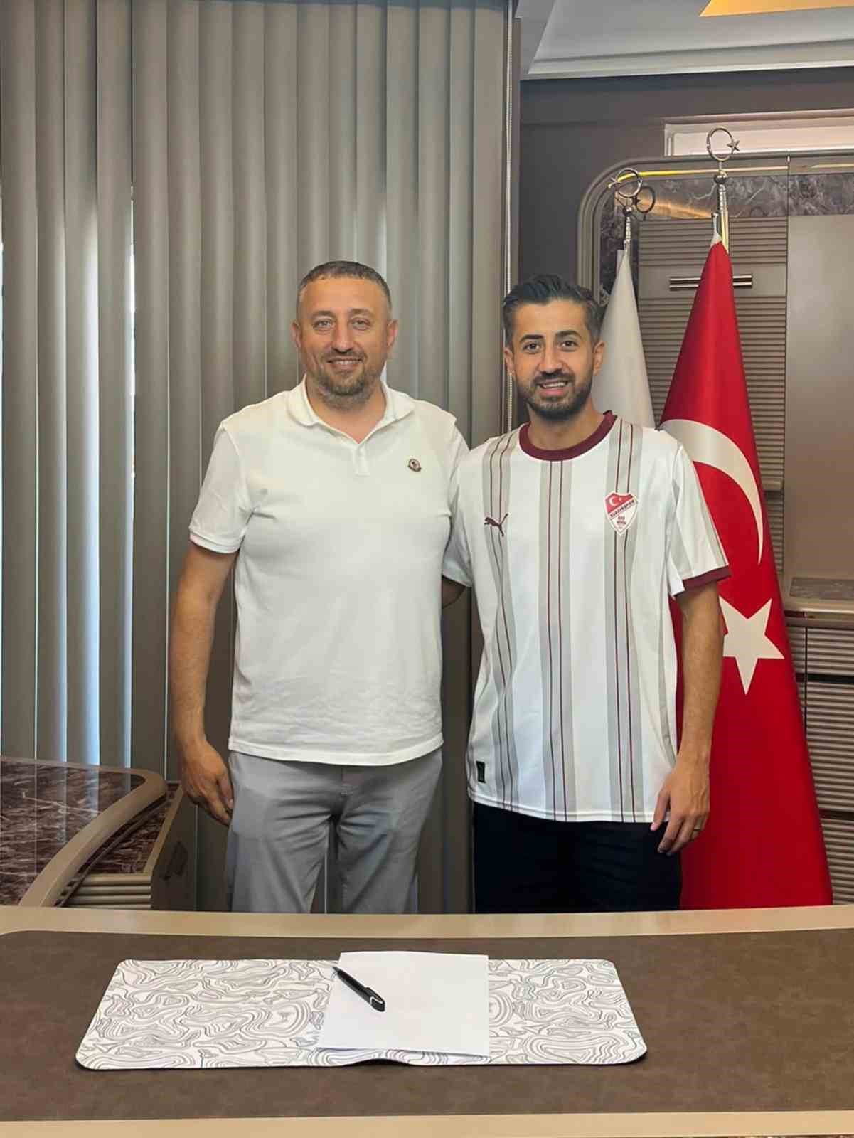Elazığspor Onur Eriş’le sözleşme imzaladı