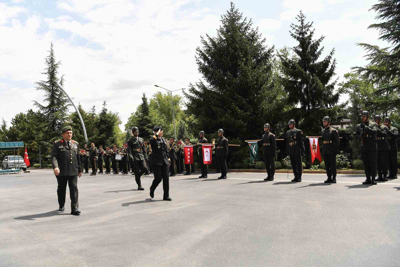 Genelkurmay Başkanı Bayraktaroğlu, Kanadalı mevkidaşı Carignan ile görüştü