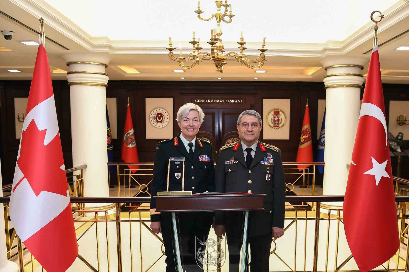 Genelkurmay Başkanı Bayraktaroğlu, Kanadalı mevkidaşı Carignan ile görüştü