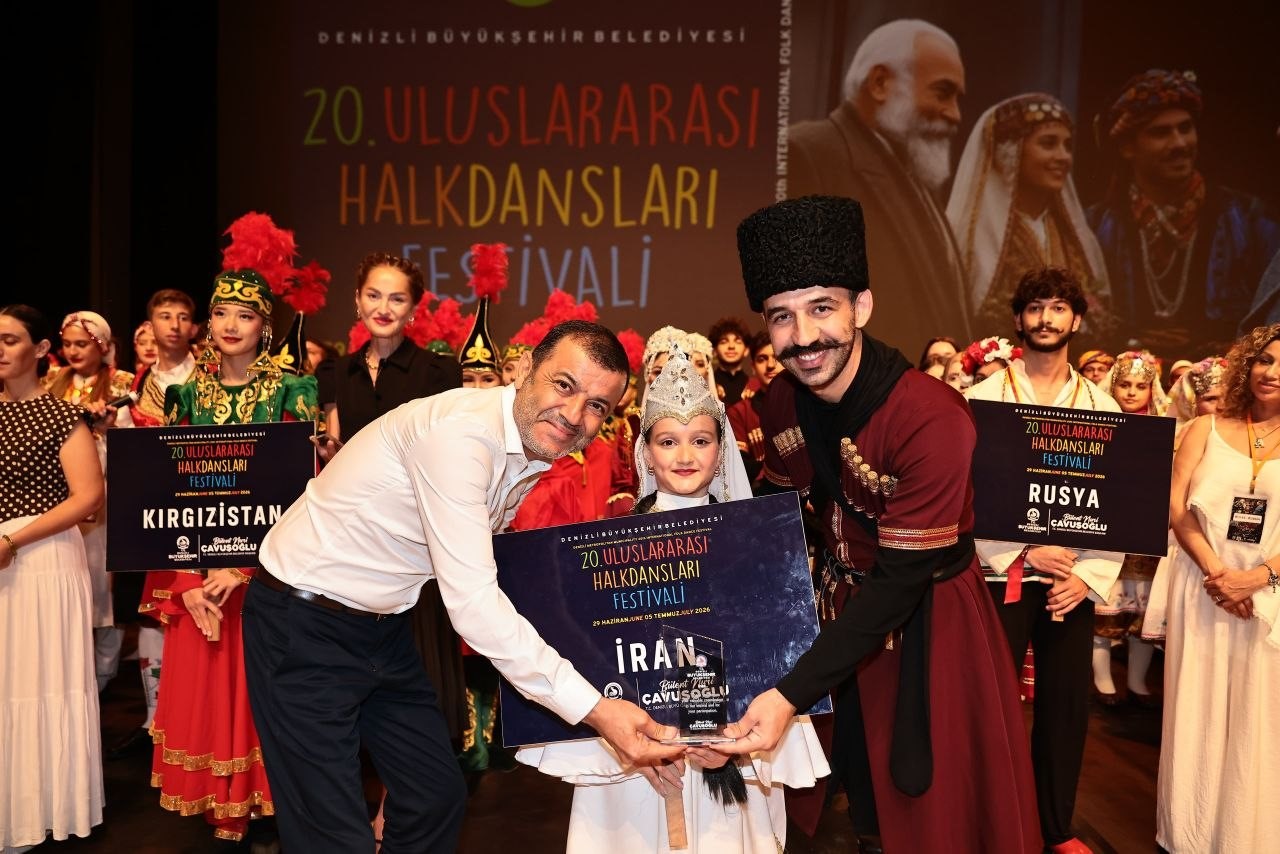 Dünyanın bütün renkleri Denizli’de buluştu