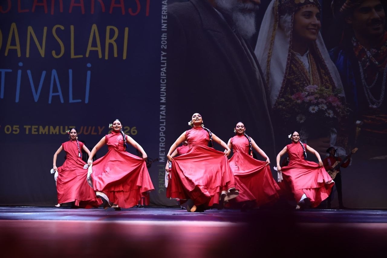 Dünyanın bütün renkleri Denizli’de buluştu