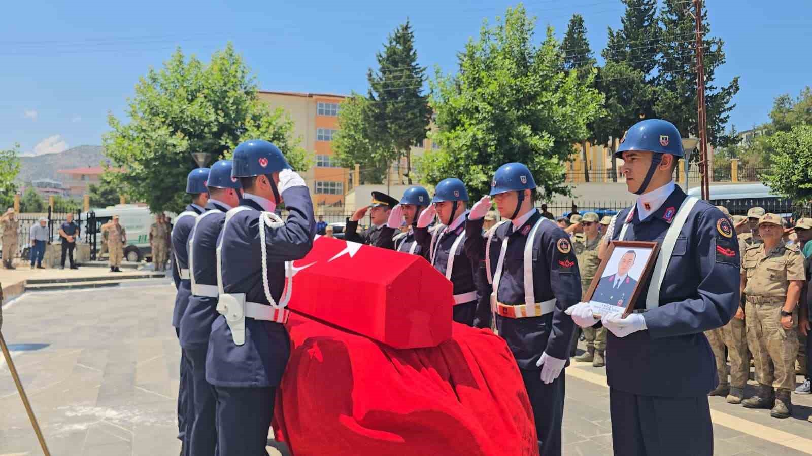 Jandarma Uzman Çavuş Selçuk Topaloğlu, son yolculuğuna uğurlandı