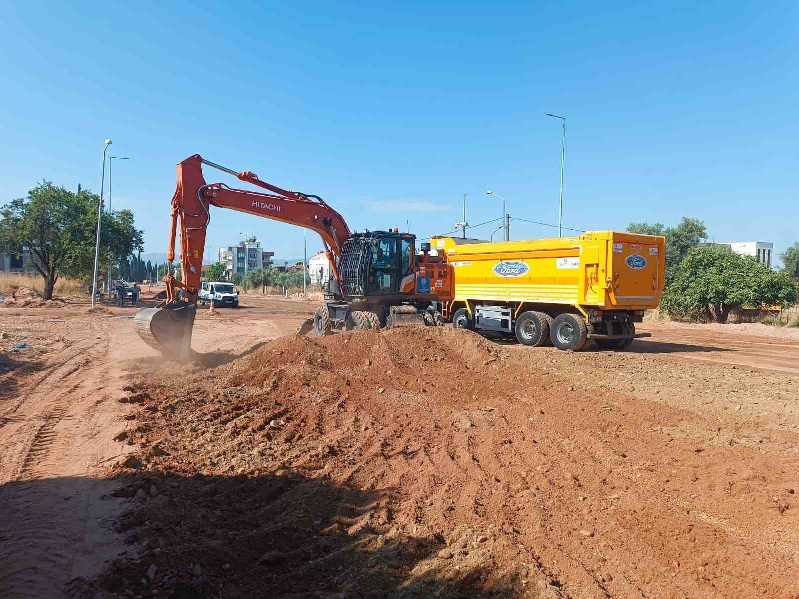 Aydın Büyükşehir’in yol çalışmaları devam ediyor