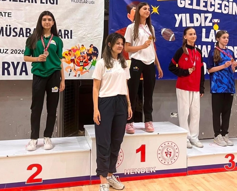 Sakarya Büyükşehir sporcularından 4 branşta toplam 10 madalya