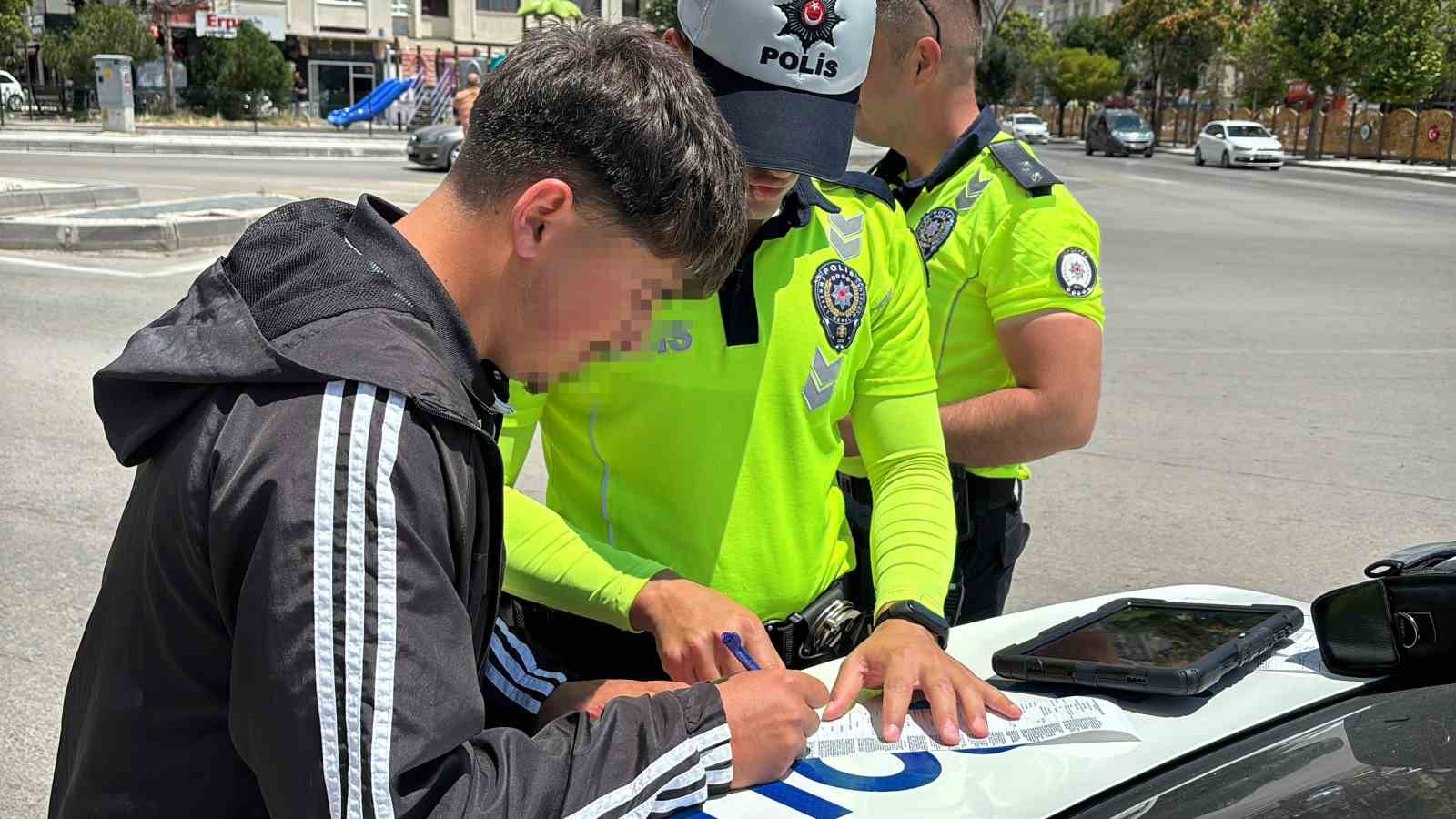 Sigortasız motosiklete trafikten men, sürücüye 85 bin lira ceza