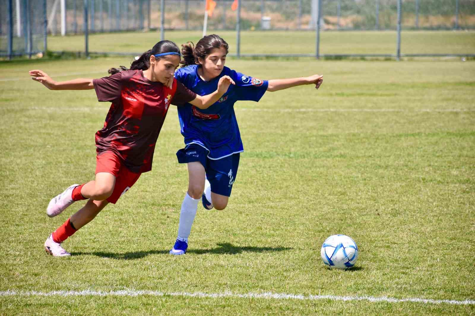 ANALİG Yıldızlar Futbol Müsabakaları Afyonkarahisar’da başladı