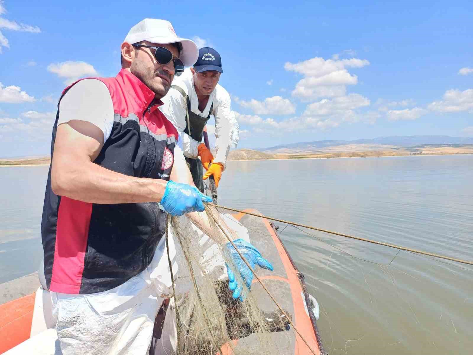 Çorum’da 3 bin 100 metre hayalet ağ ele geçirildi