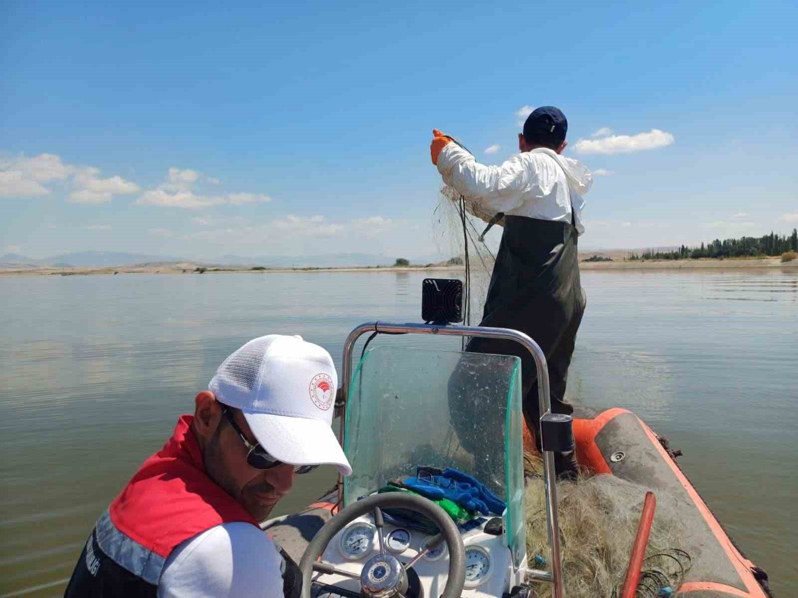 Çorum’da 3 bin 100 metre hayalet ağ ele geçirildi
