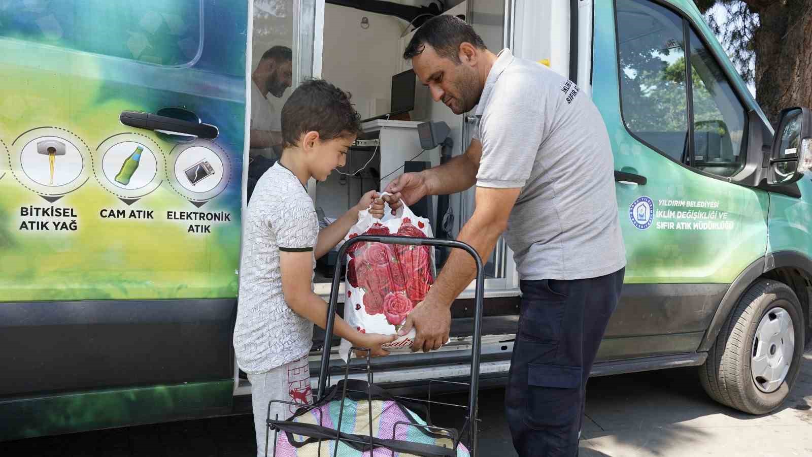 Yıldırımlı aileler, ekonomilerine atıklardan 830 bin lira katkı sağladı