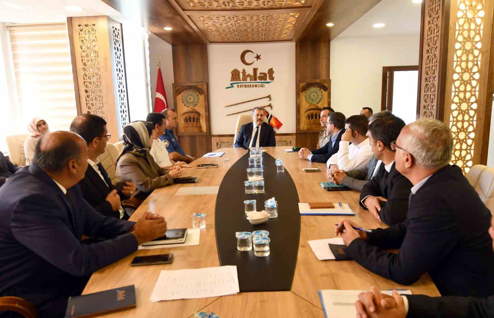Ahlat Kaymakamı Özgür Kaya görevine başladı