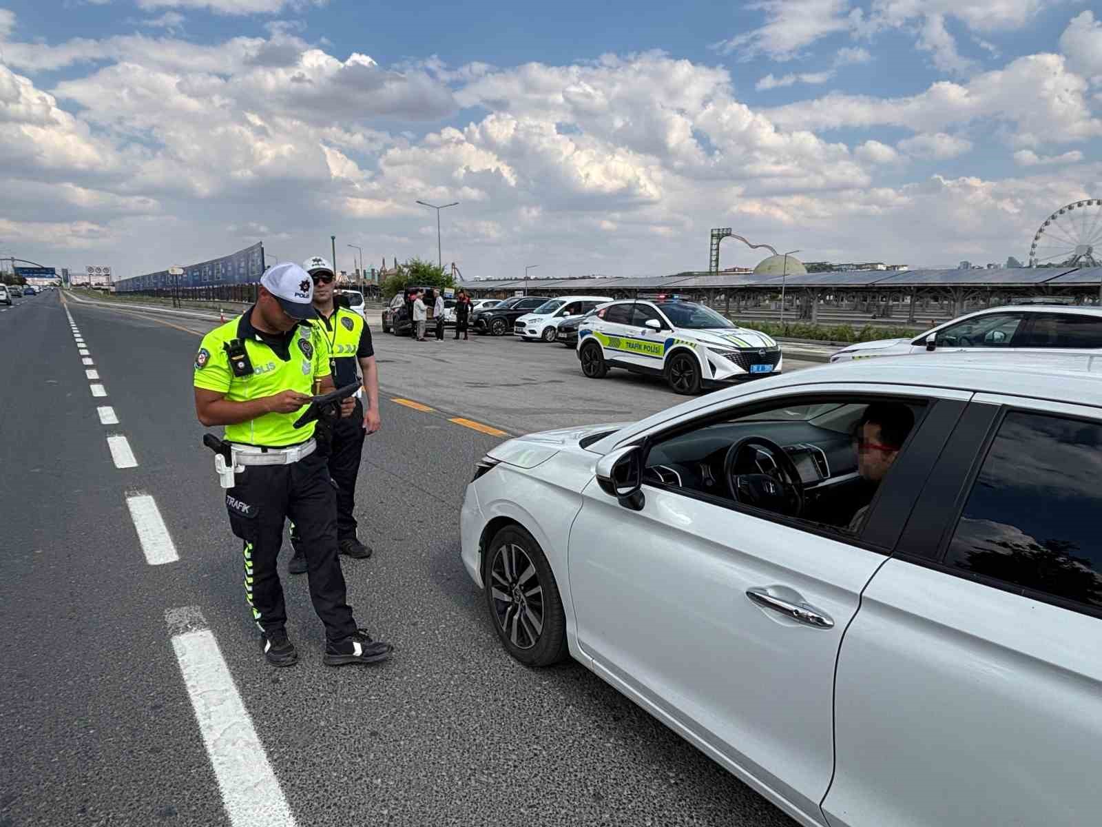 Ankara’da NATO Zirvesi kapsamında asayiş ve trafik denetimleri tüm hızıyla devam ediyor
