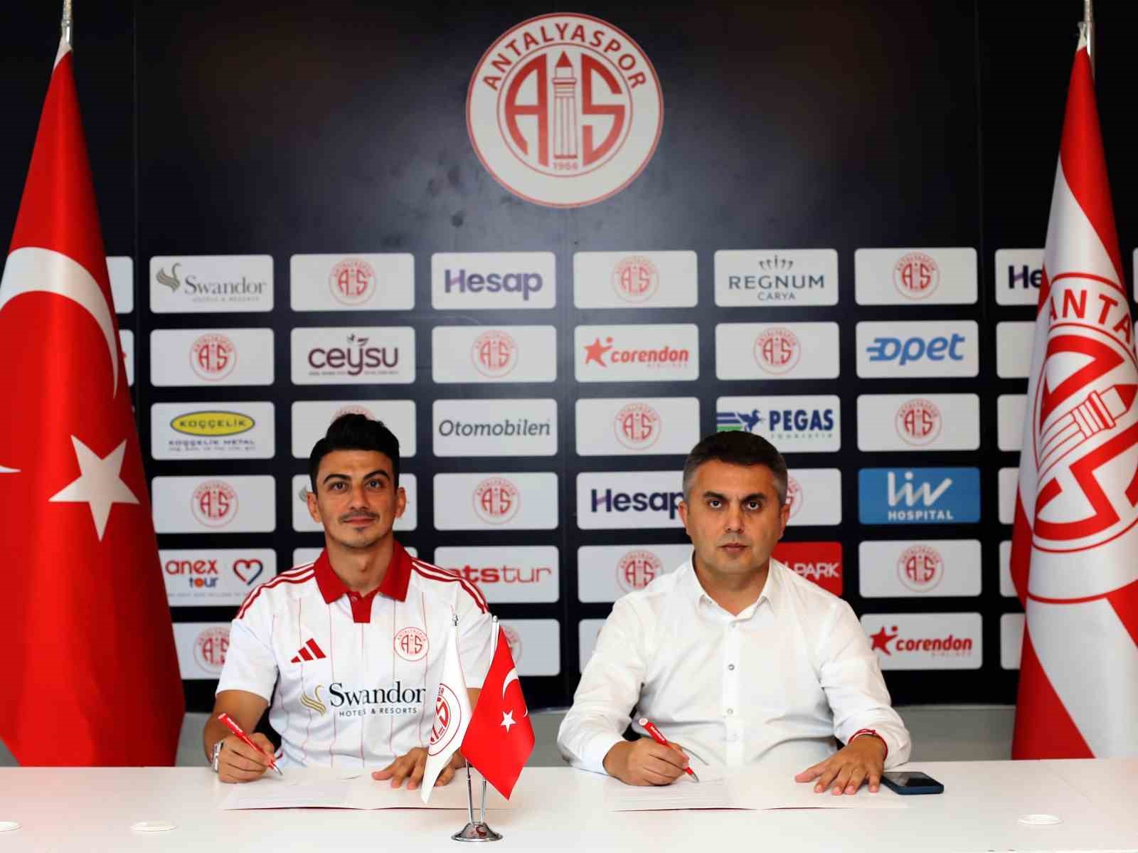 Antalyaspor’da Soner Dikmen ve Erdoğan Yeşilyurt, 2 yıllık sözleşme imzaladı