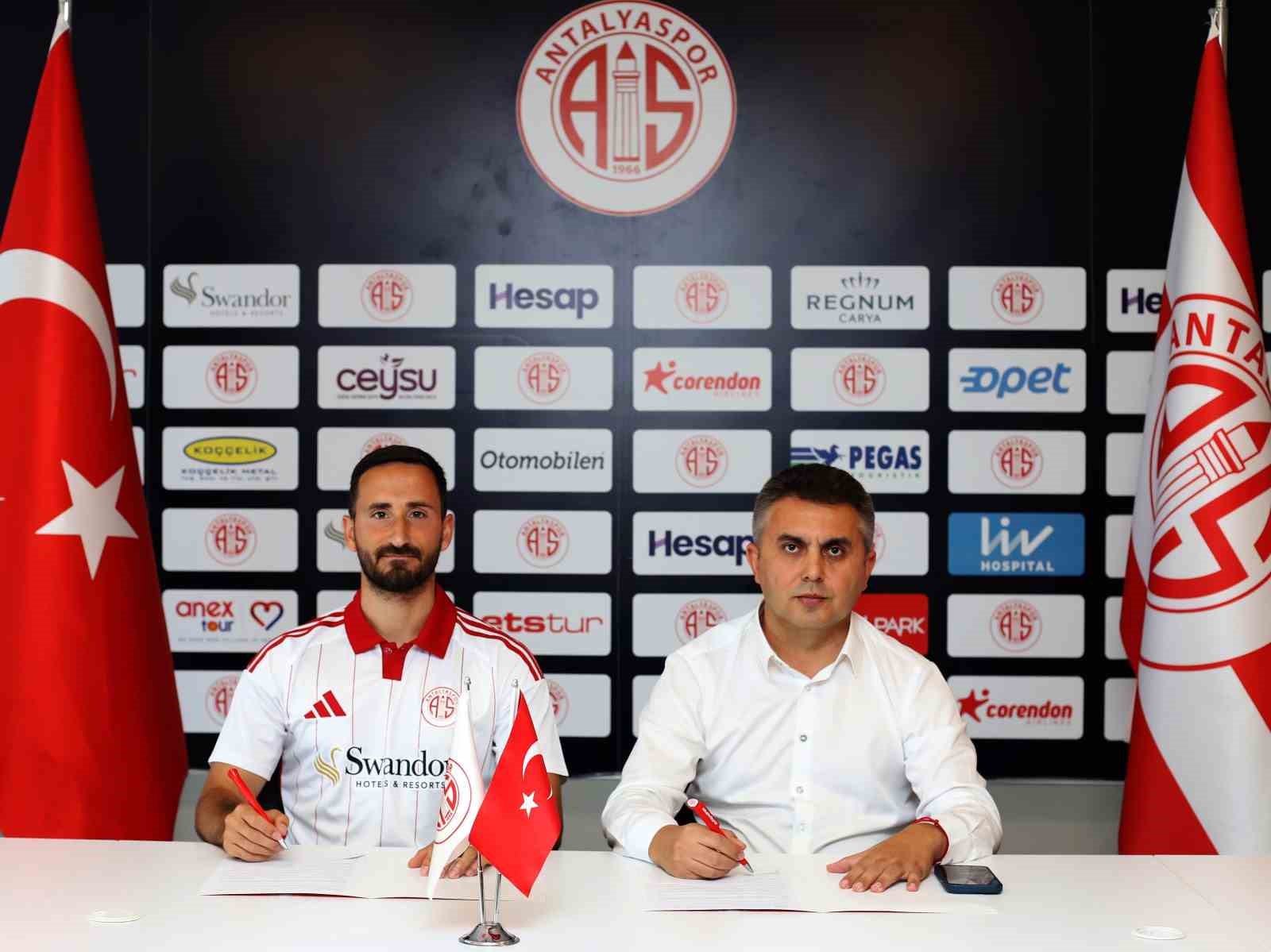 Antalyaspor’da Soner Dikmen ve Erdoğan Yeşilyurt, 2 yıllık sözleşme imzaladı