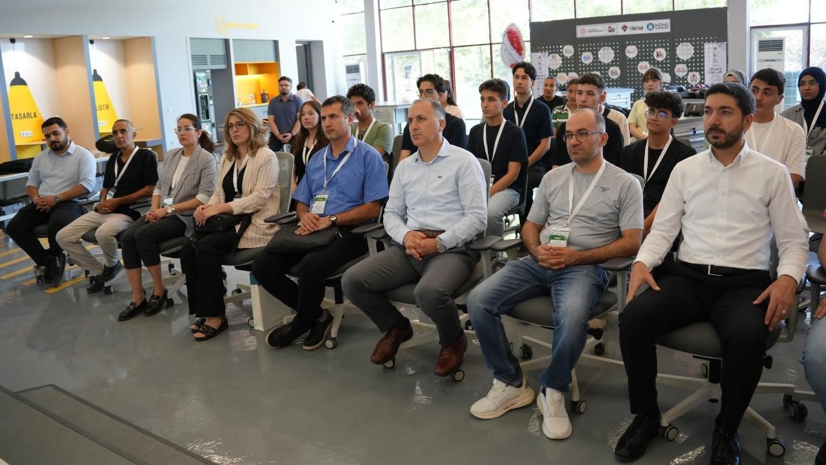 İnönü Üniversitesi liseli gençleri yapay zeka girişimciliğiyle buluşturuyor