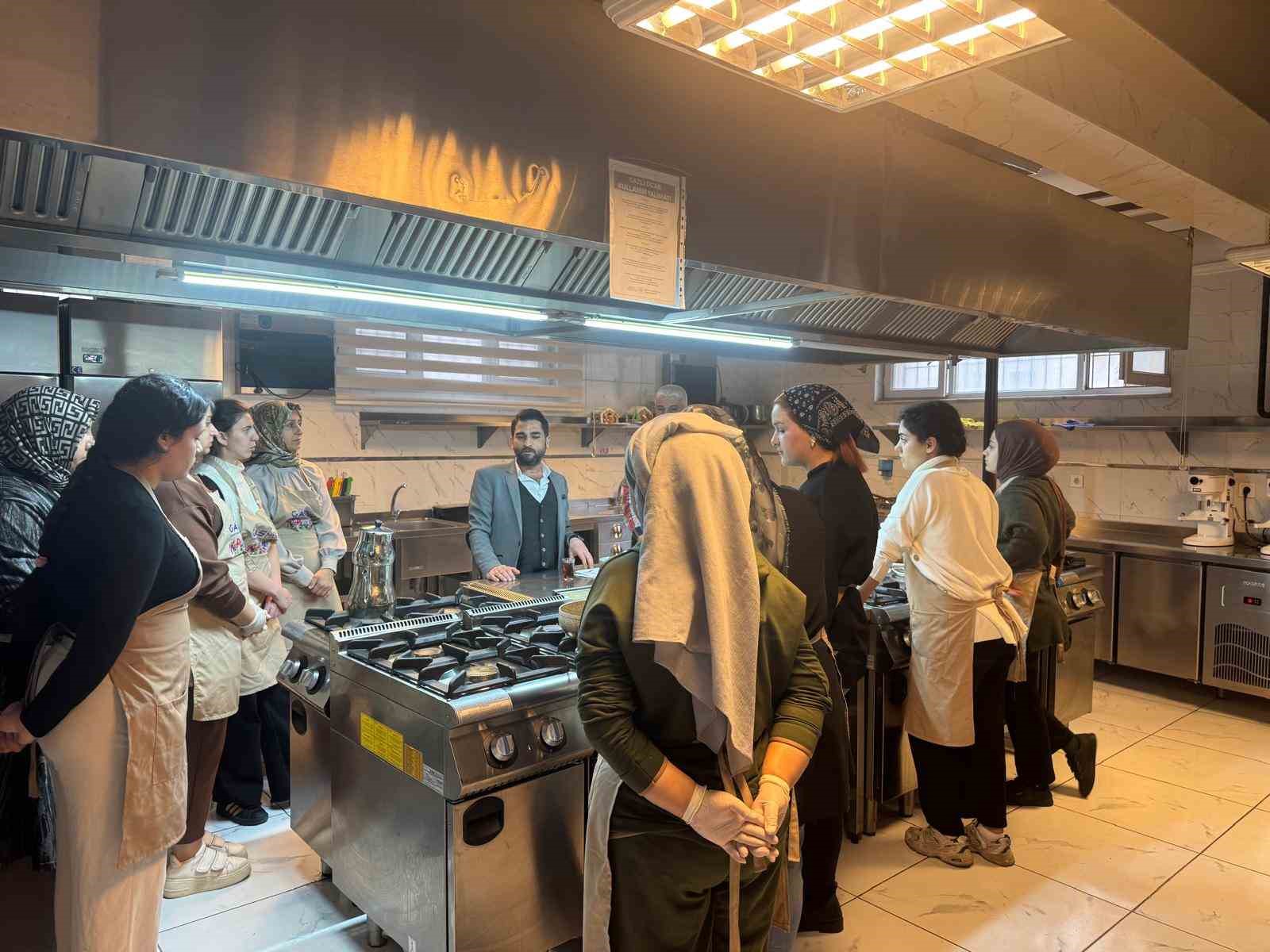 Gaziantep mutfağı geleceğe eğitimle taşınıyor