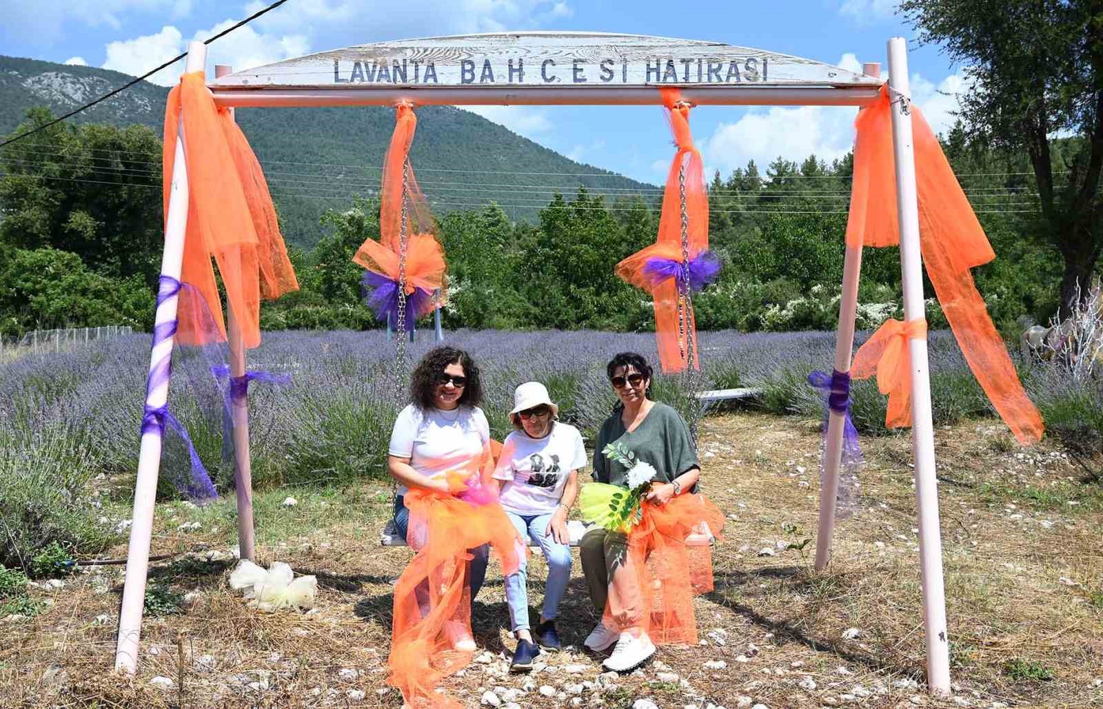 Kemer’de "Mor turizm" başlıyor