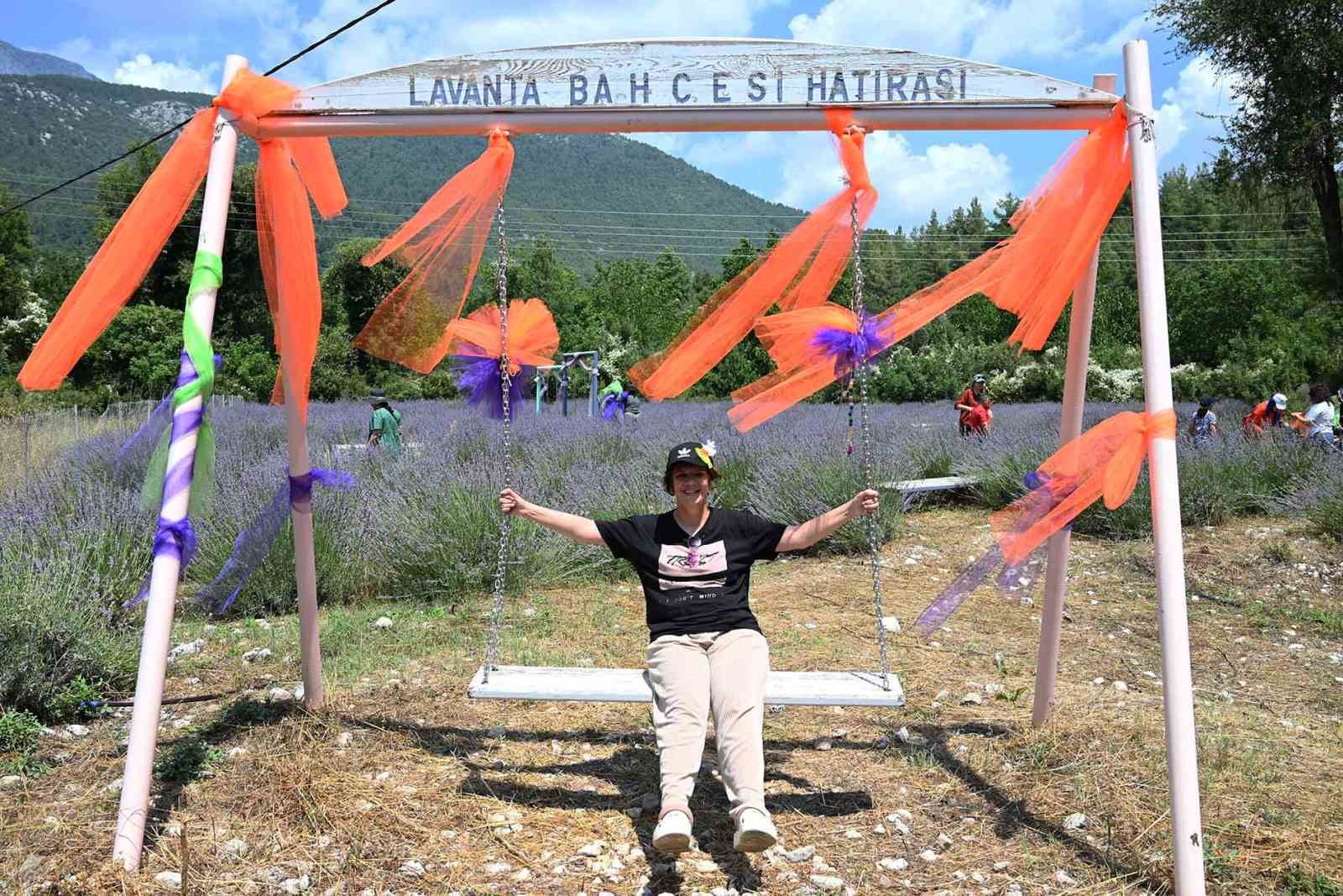 Kemer’de "Mor turizm" başlıyor
