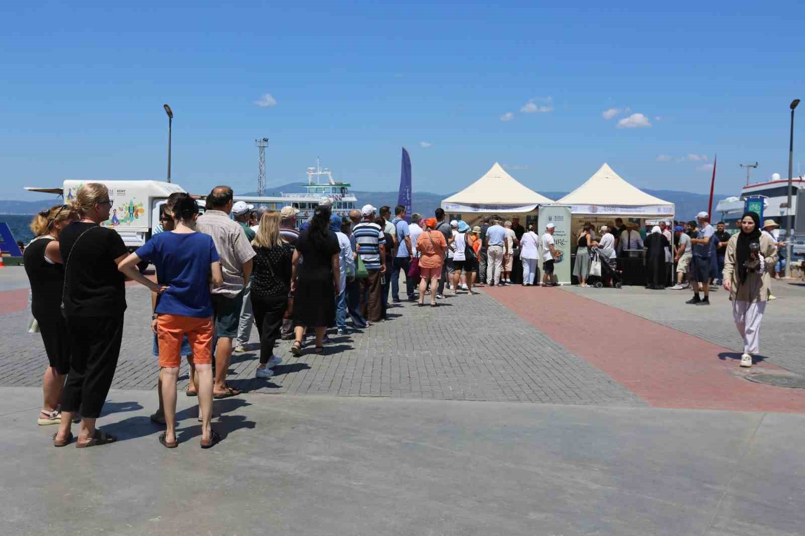 Aşure bereketi Mudanya’yı sardı