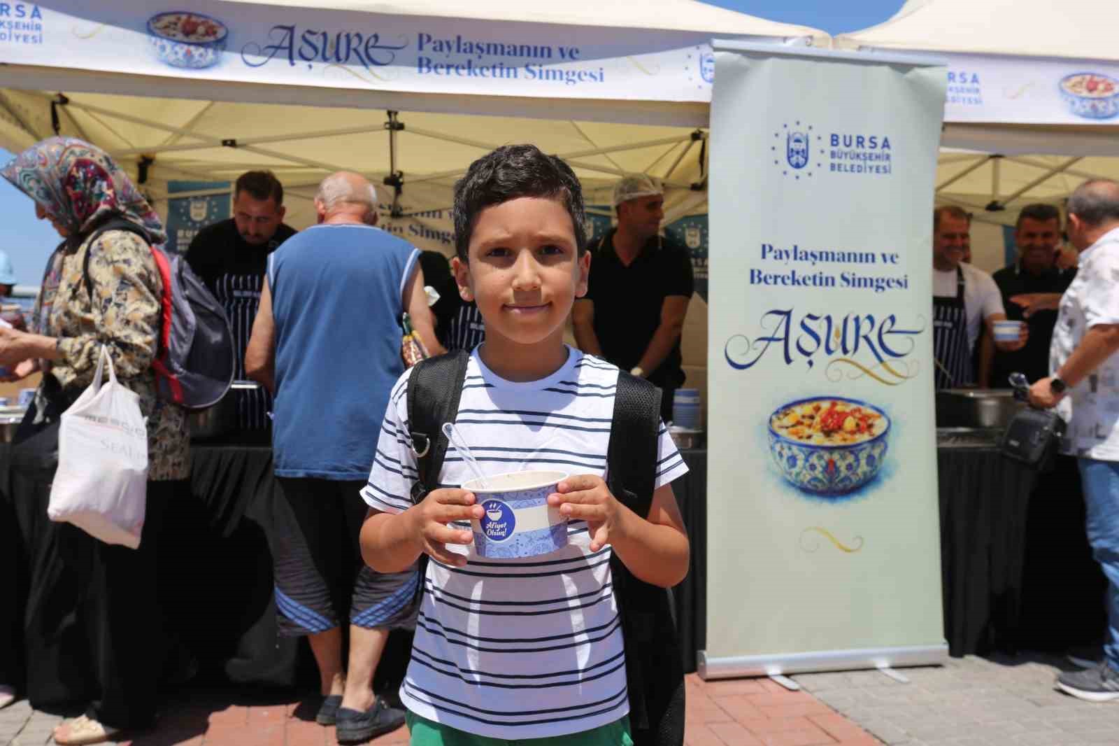 Aşure bereketi Mudanya’yı sardı
