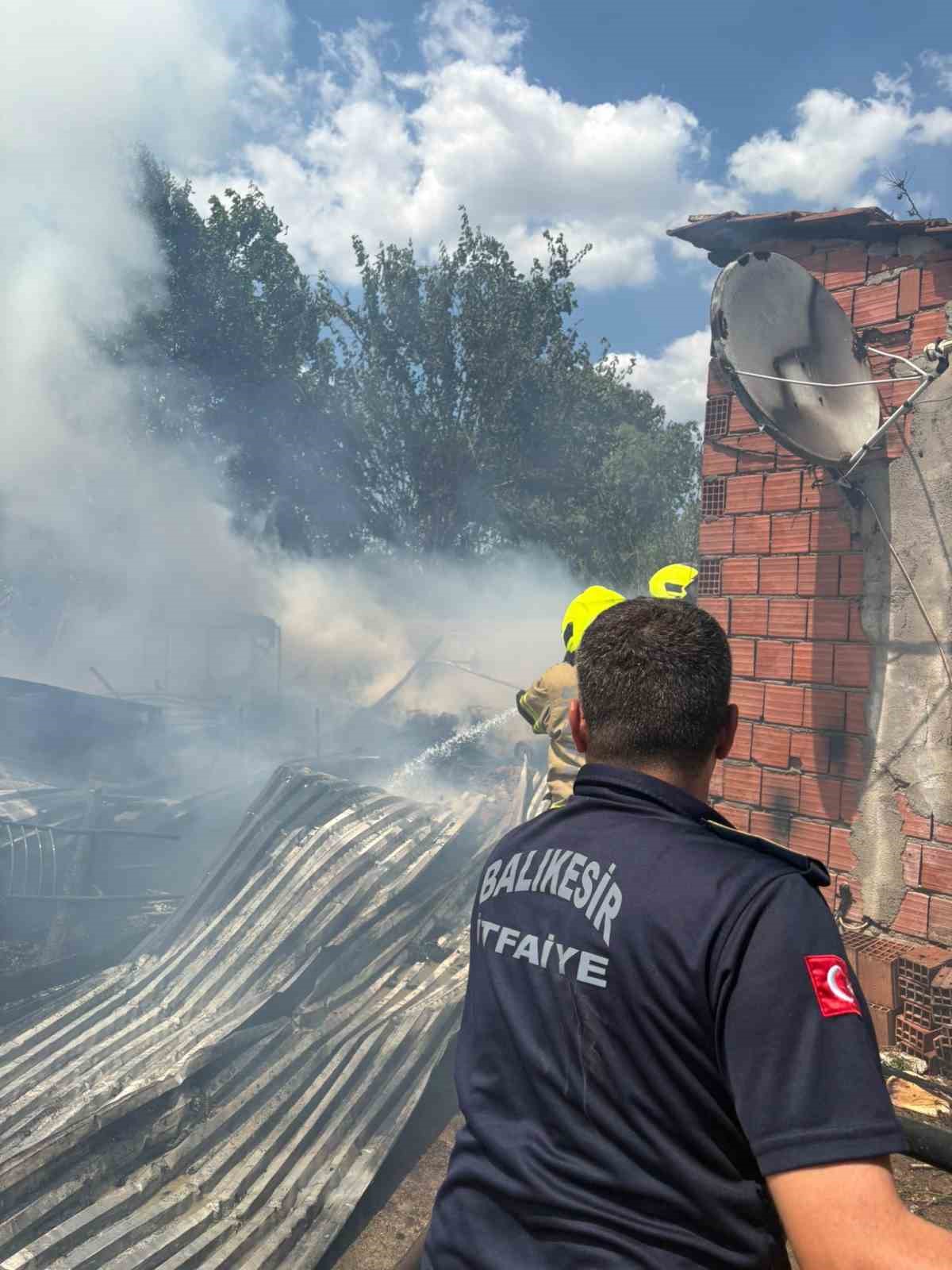 Gönen’de bağ evinde yangın paniği